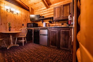 Deluxe Cabin | Private kitchenette