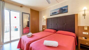 Tweepersoonskamer | Een bureau, gratis wifi, beddengoed