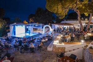 Espace de banquet à l’extérieur