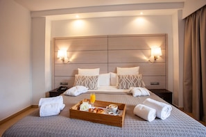 Deluxe Double Room, Balcony (Superior) | Minibar, in-room safe, individually decorated, individually furnished - Hotel Puchet Ibiza (Sant Antoni de Portmany)