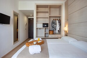 Minibar, coffres-forts dans les chambres, décoration personnalisée