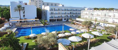 Seasonal outdoor pool, open 11:00 AM to 7:00 PM, pool umbrellas