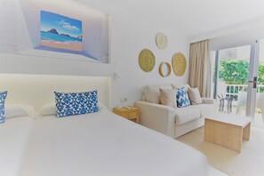 Individuelt innredet, skrivebord, blendingsgardiner og wi-fi (inkludert)