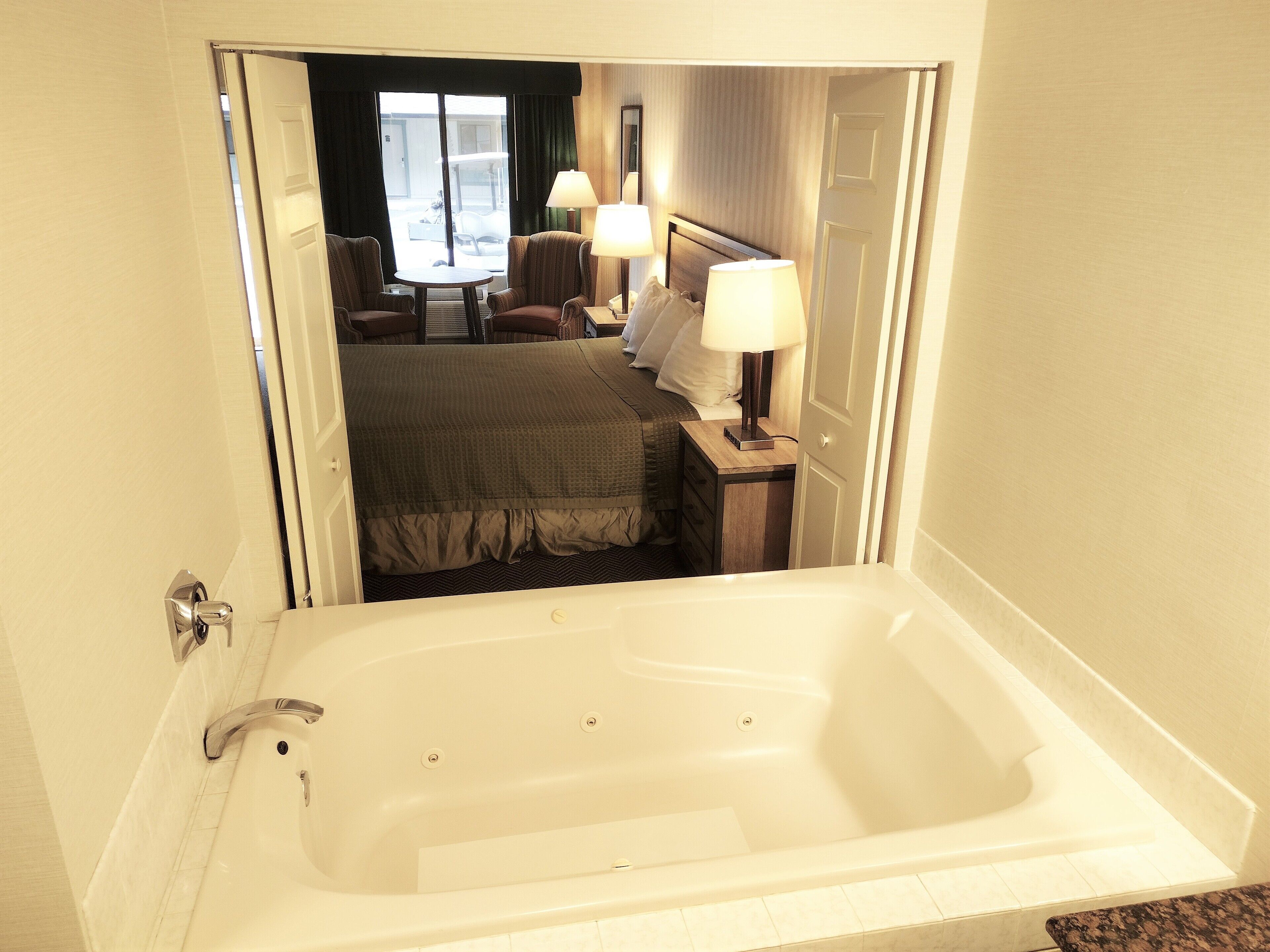 Habitación estándar, 1 cama de matrimonio grande ( Spa Tub ) | Bañera de hidromasaje