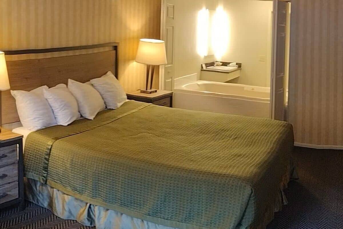 Cortinas blackout, tabla de planchar con plancha y wifi gratis