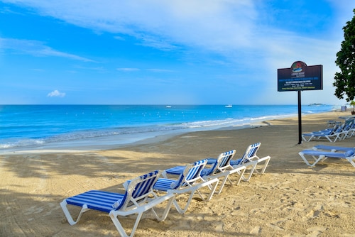 CocoLaPalm Seaside Resort