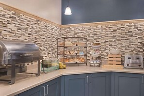 Desayuno buffet incluido todos los días