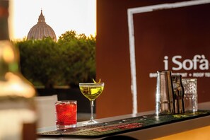 Bar (in der Unterkunft)
