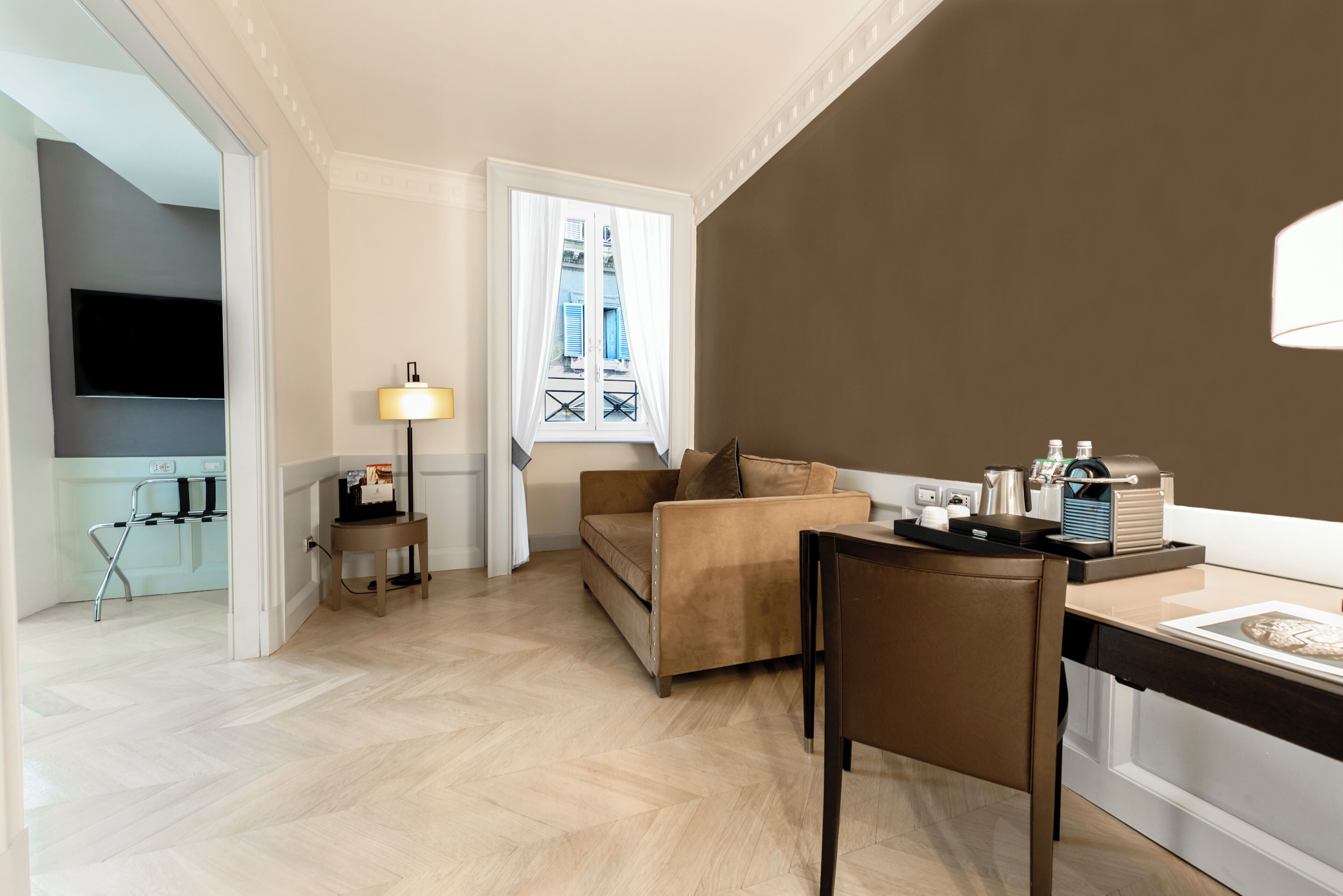 junior suite, 1 king bed | premium bedding, down duvets, minibar, in-room safe