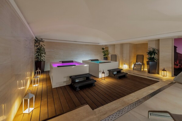 室内 SPA 浴缸