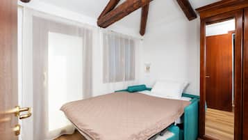 Classic Triple Room | Down comforters, minibar, in-room safe, desk