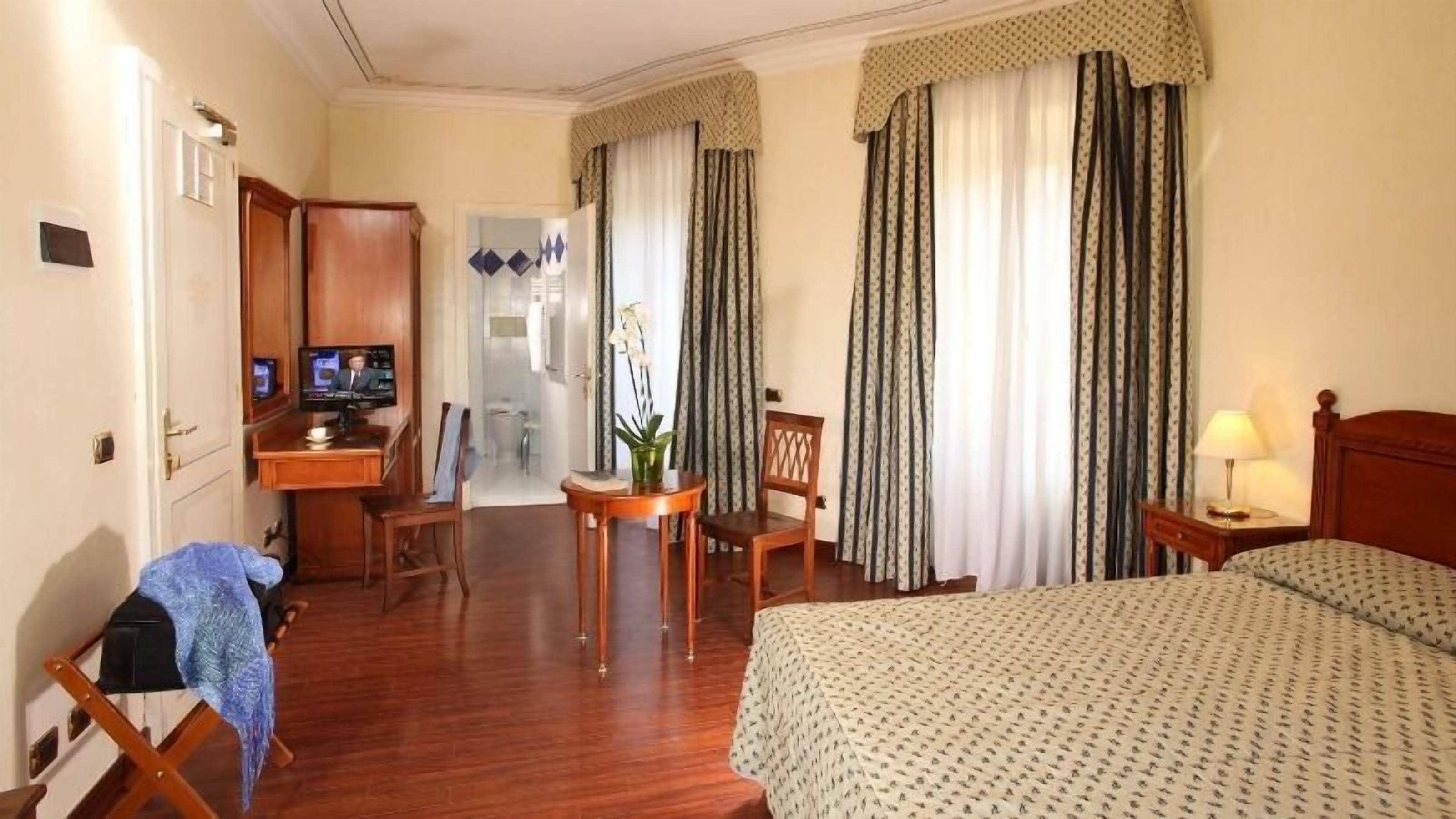 1 bedroom, memory foam beds, minibar, in-room safe