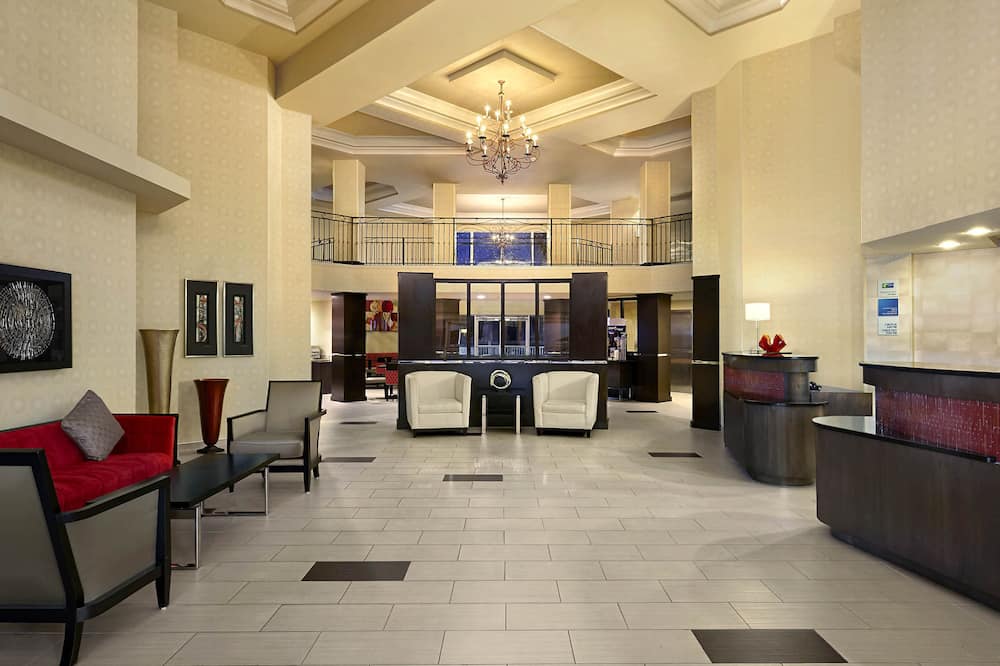 Holiday Inn Express Hotel Naples Downtown - 5th Avenue