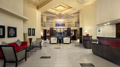 Holiday Inn Express Hotel Naples Downtown - 5th Avenue