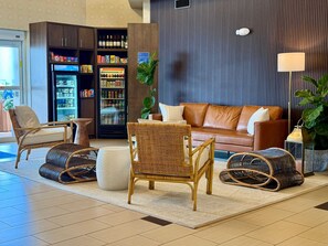 Exterior - Holiday Inn Express Hotel Naples Downtown - 5th Avenue (Naples)