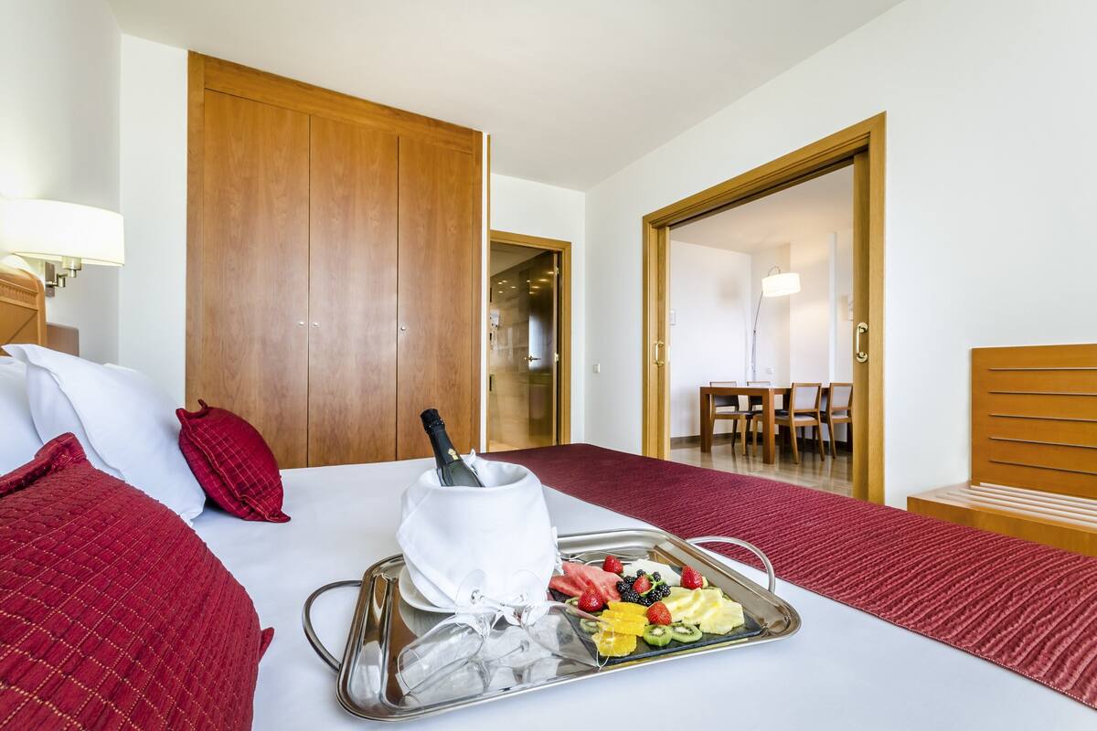 1 bedroom, minibar, in-room safe, desk