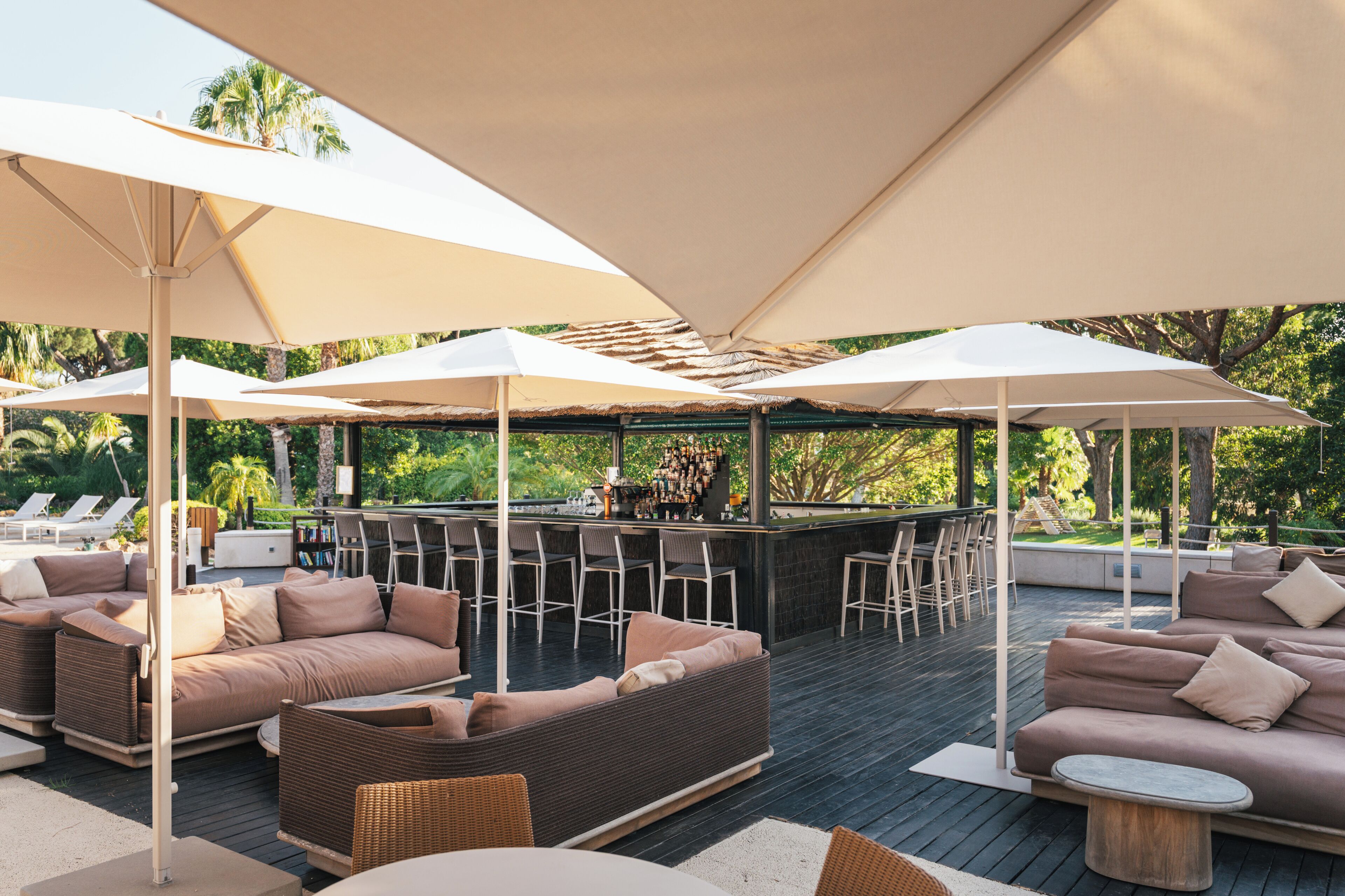 Poolside bar