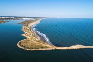 Perto da praia, serviço de traslado de/para a praia, toalhas de praia 
