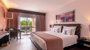 Premium bedding, minibar, in-room safe, desk