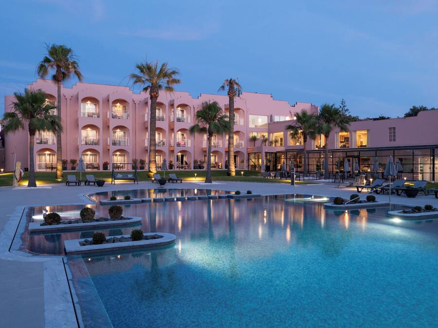 Outdoor pool, open 9 AM to 8 PM, sun loungers