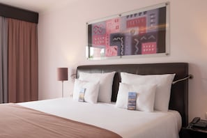 Premium bedding, minibar, in-room safe, desk - Vila Gale Collection Praia Hotel (Albufeira)