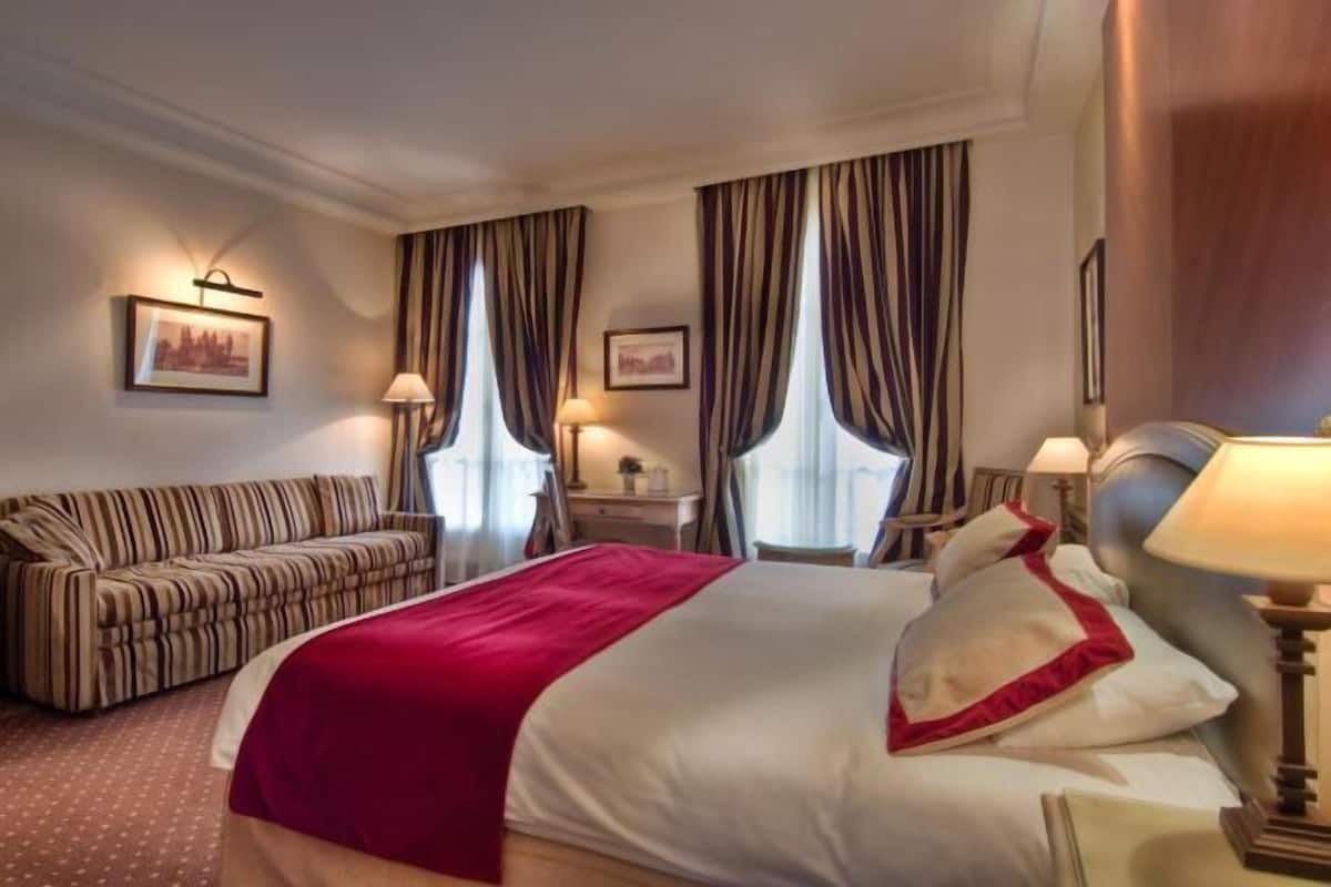 In-room safe, desk, blackout curtains, soundproofing