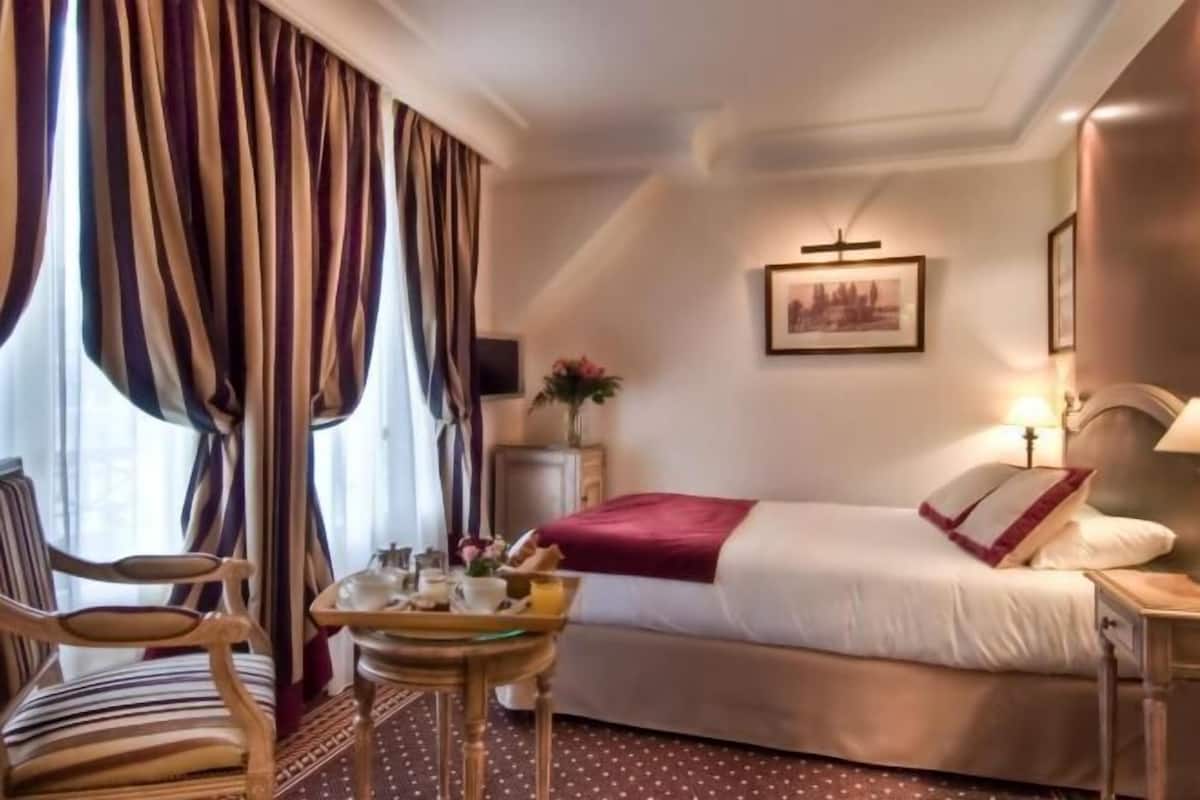 In-room safe, desk, blackout curtains, soundproofing