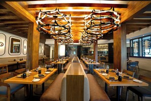 10 restaurants; lunch and dinner served  - Royalton Punta Cana, An Autograph Collection All-Inclusive Resort & Casino (Punta Cana)