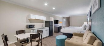 尼斯維爾德斯坦斯利普套房酒店