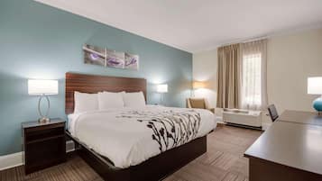 Desk, laptop workspace, iron/ironing board, free WiFi