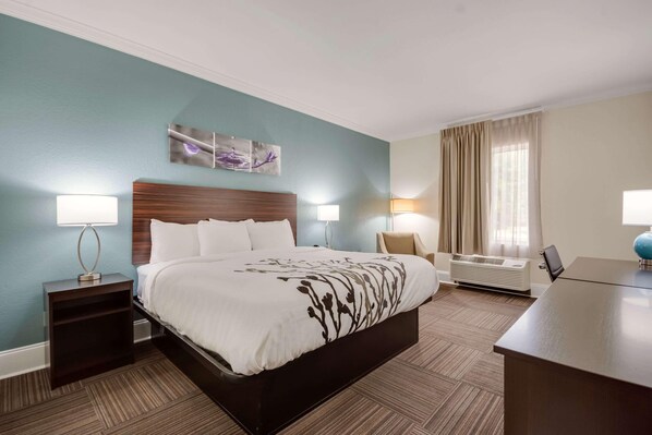 Escritorio y espacio para trabajar con laptop 