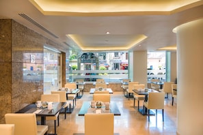 Daily buffet breakfast (MXN 240 per person)