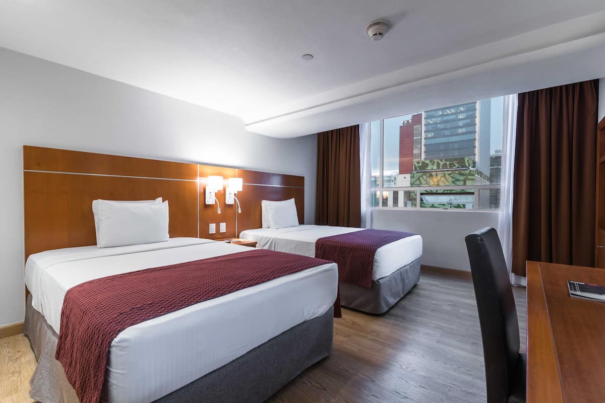Studio Suite, 2 Double Beds | City view