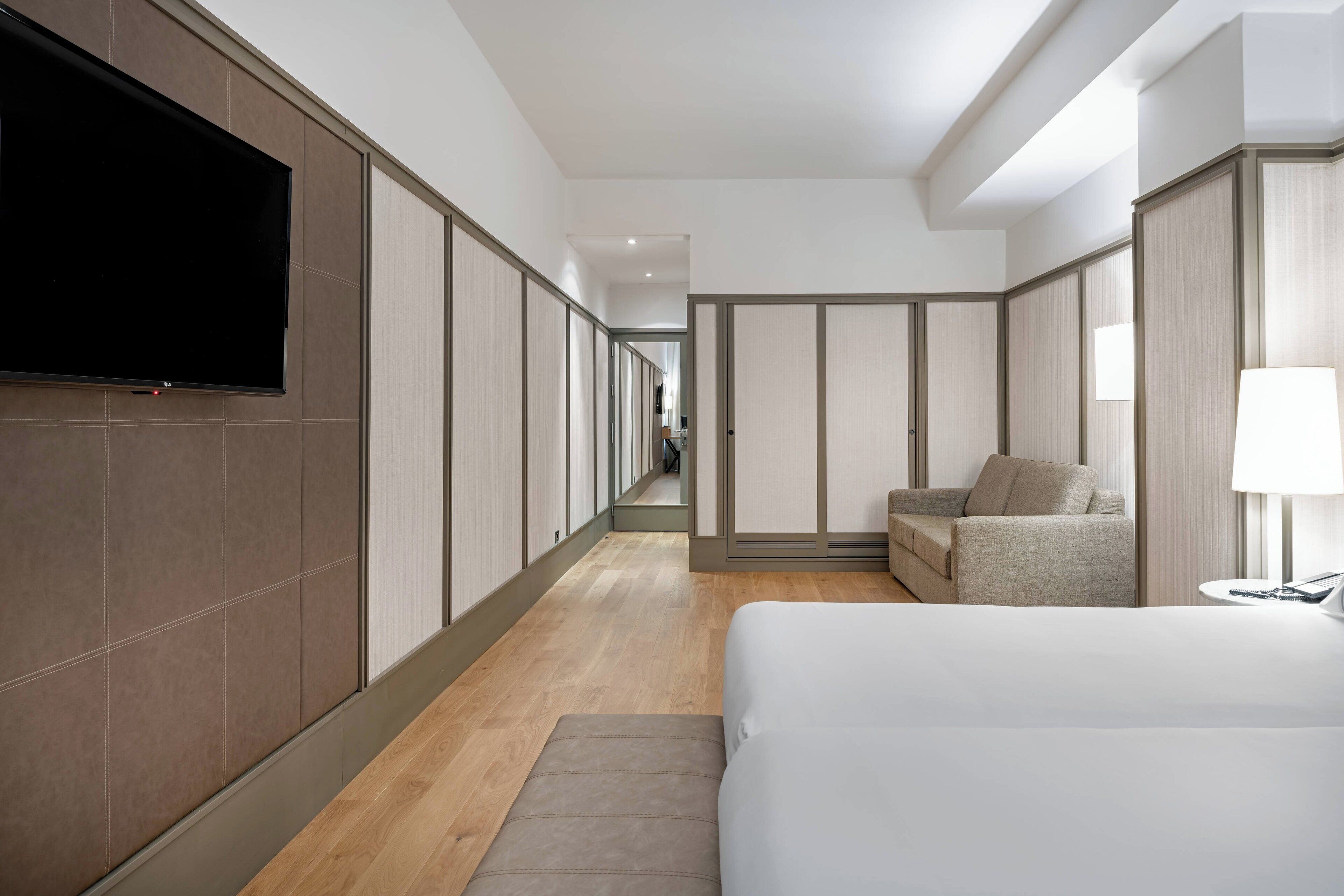 superior room, 2 single beds | 1 bedroom, minibar, in-room safe, desk