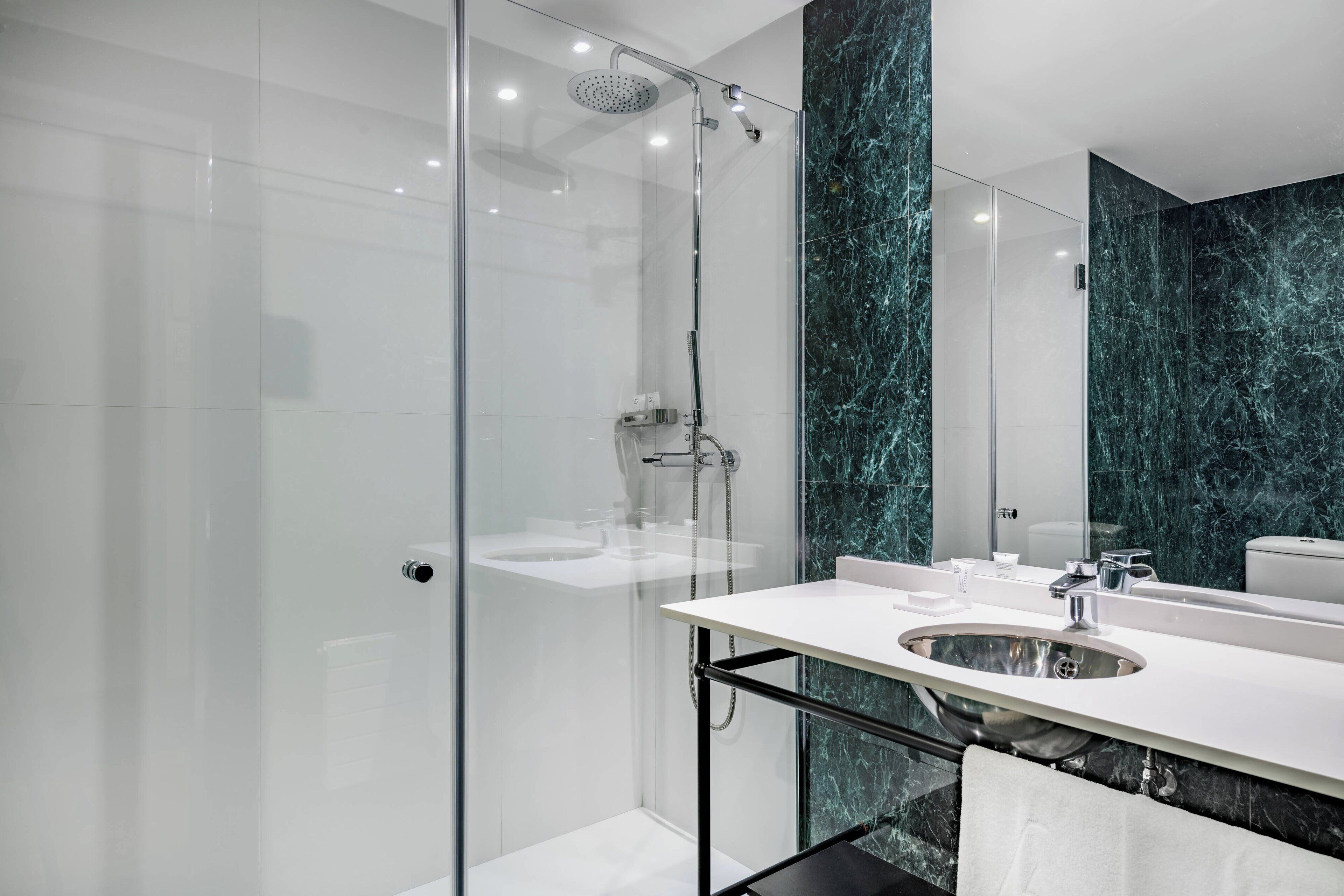 triple room, 1 queen bed with sofa bed | bathroom | combined shower/bathtub, rainfall showerhead, free toiletries