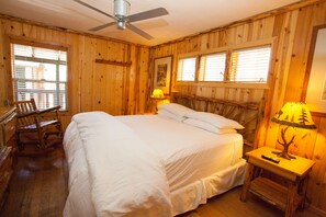 Cabin, 5 Bedrooms | 1 bedroom, Egyptian cotton sheets, premium bedding, down comforters
