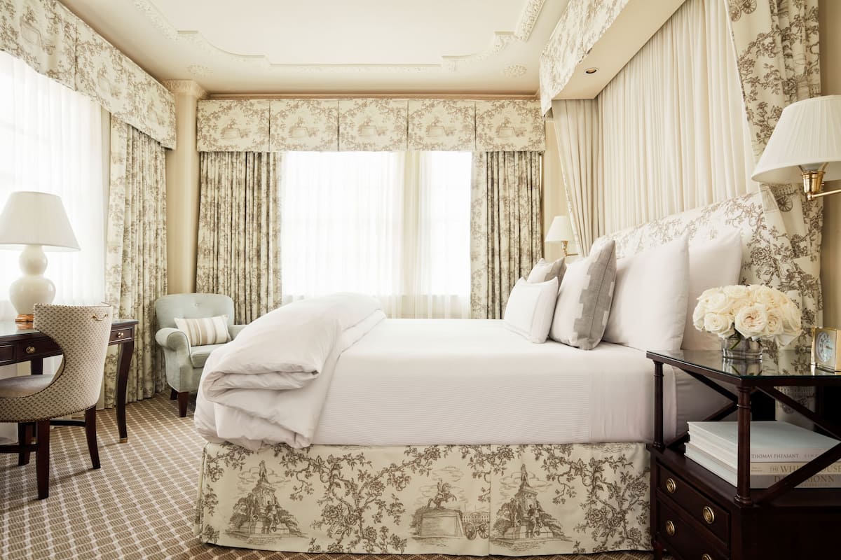 luxury suite, 1 bedroom (st johns church view with king bed) | egyptian cotton sheets, premium bedding, down duvets, pillow-top beds
