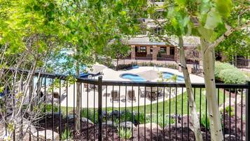 Highlands Lodge 3 Bedroom | Pool | Outdoor pool