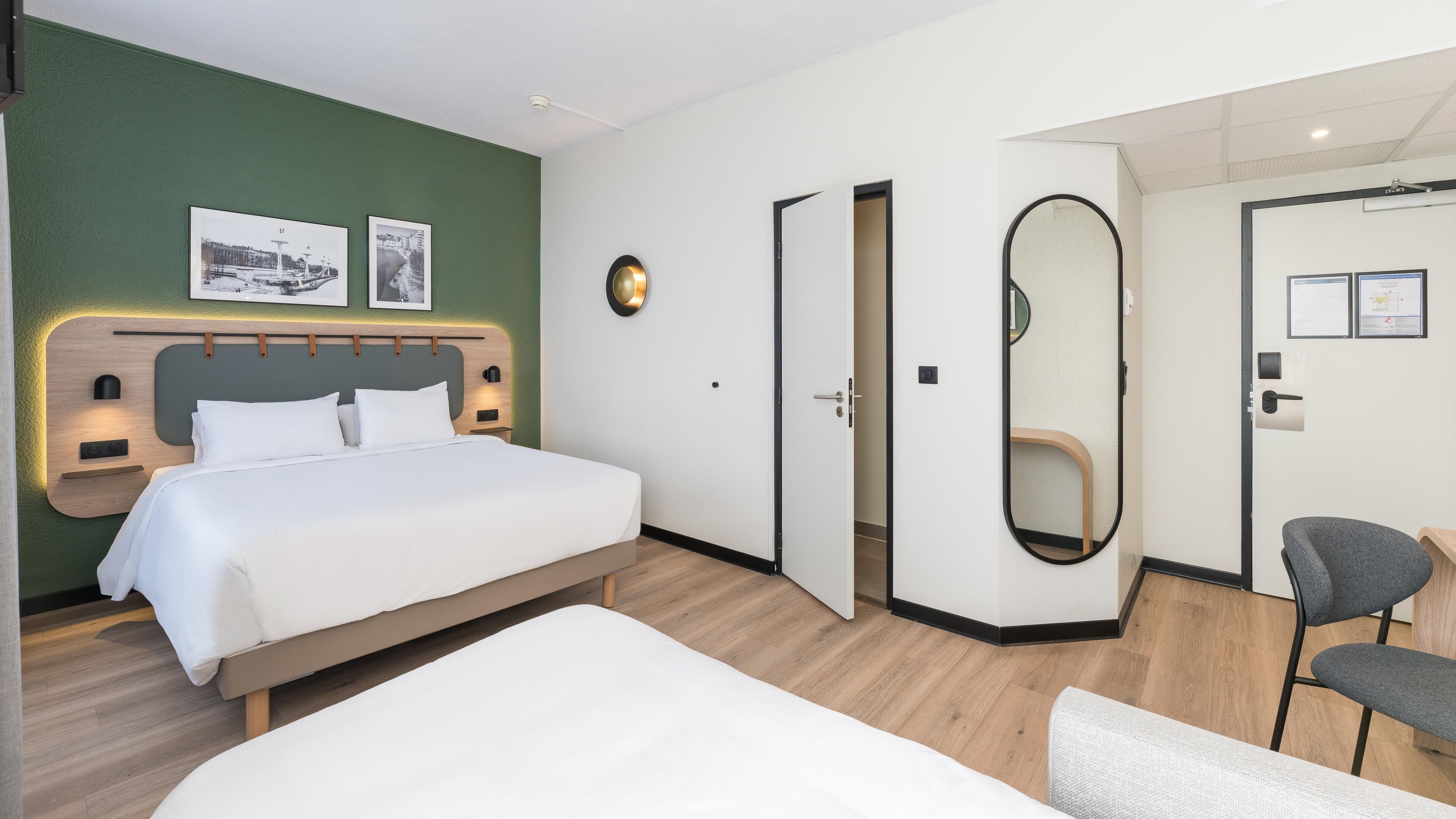 Standard Room, 1 Queen Bed with Sofa bed | Premium bedding, desk, laptop workspace, blackout drapes