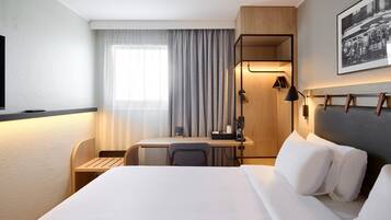 Superior Room, 1 King Bed | Premium bedding, desk, laptop workspace, blackout curtains