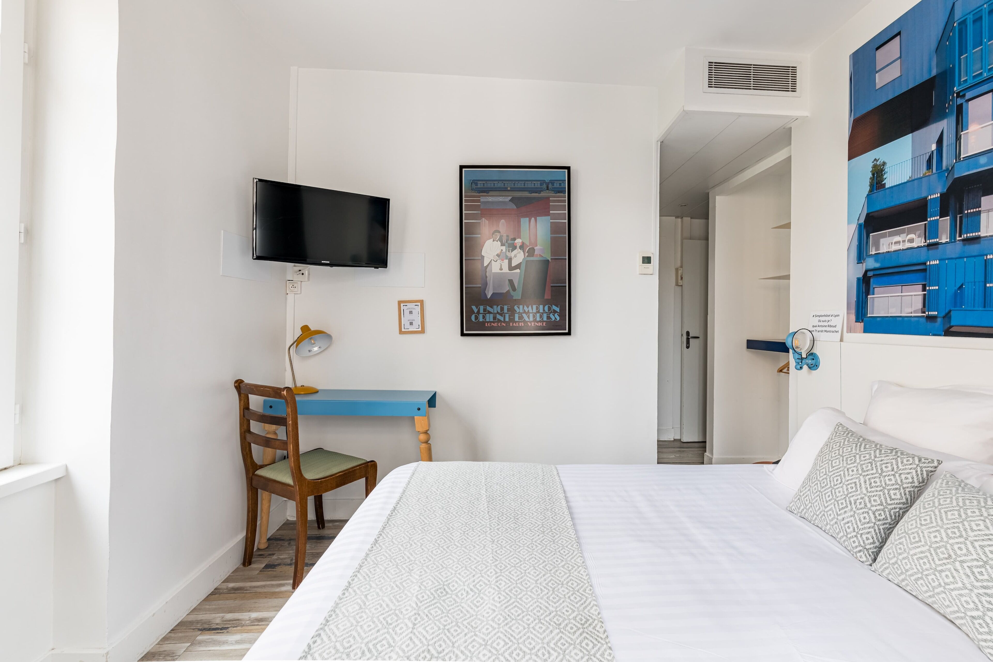 1 bedroom, desk, soundproofing, free wifi