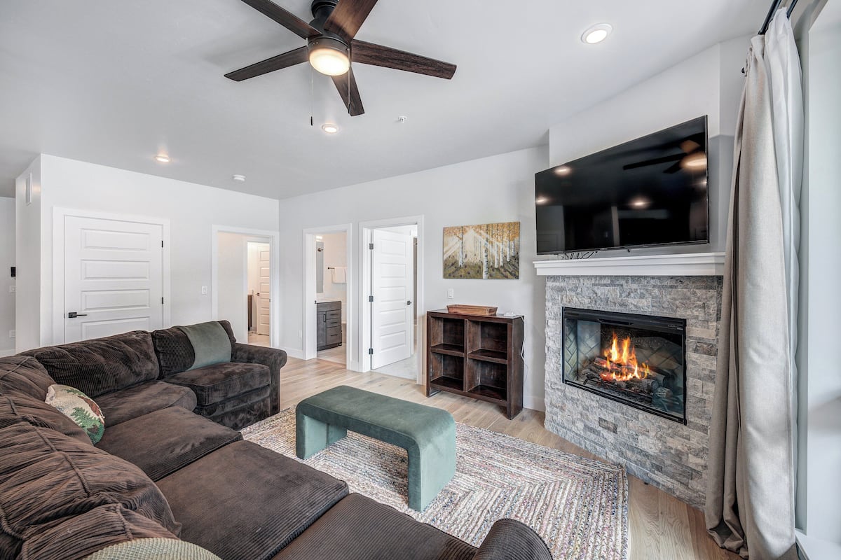 Camera Premier, 2 camere da letto (Brightwood) | Camino