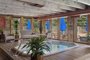 Indoor spa tub