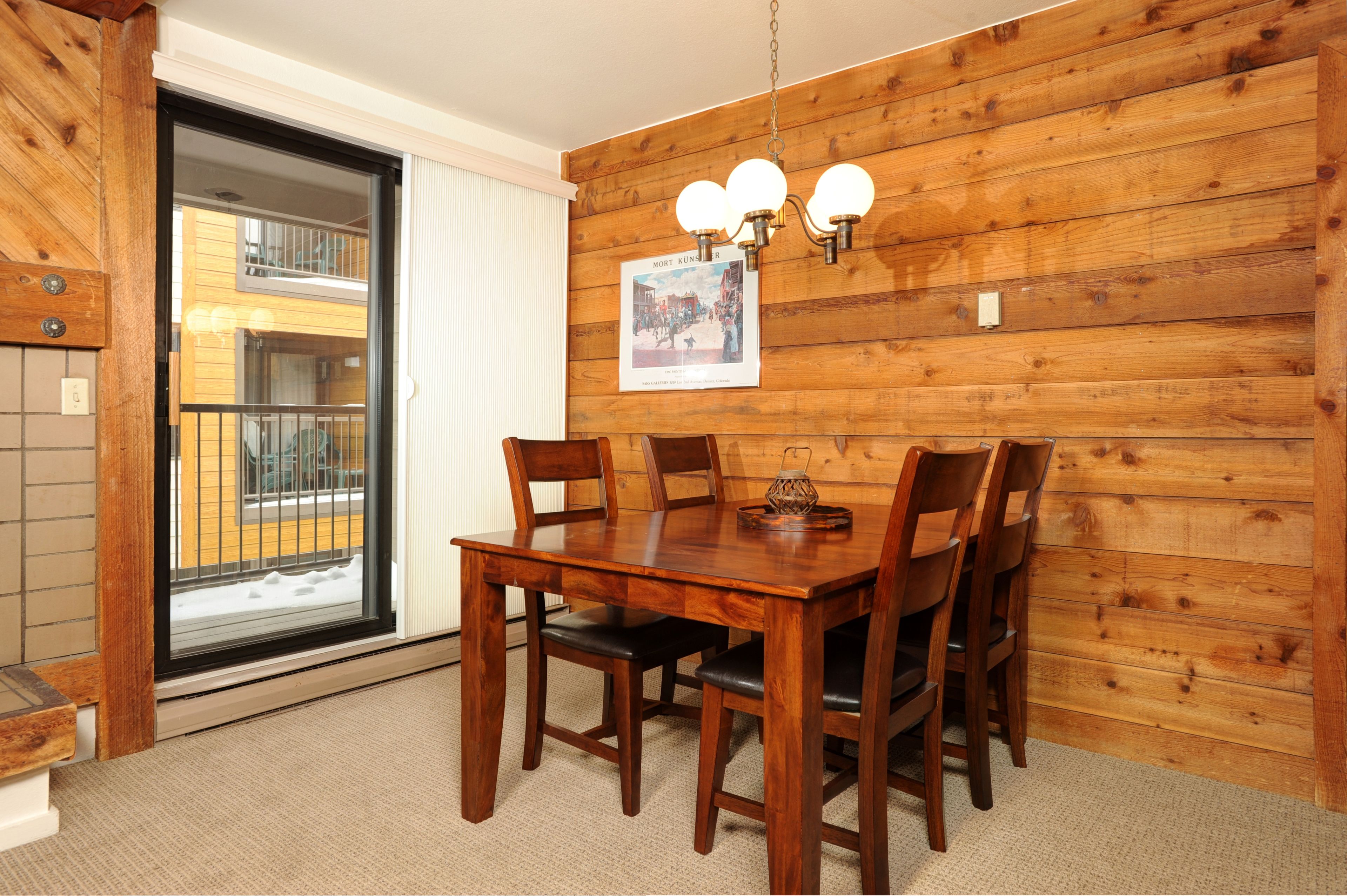 Safe på rommet, individuelt dekorert, individuelt innredet og skrivebord