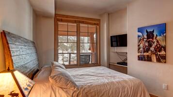 Condo, 1 Bedroom | 1 bedroom, individually decorated, individually furnished