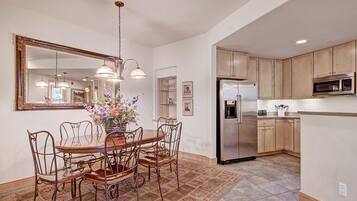 Tempat makan keluarga