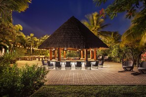 8 barer/lounger, poolbar, bar ved poolen, strandbar