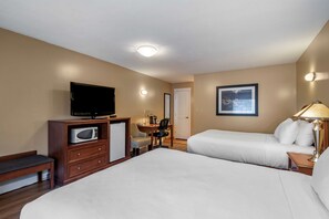 Chambre Standard, 2 grands lits, réfrigérateur et four à micro-ondes, rez-de-chaussée (Pet Friendly)