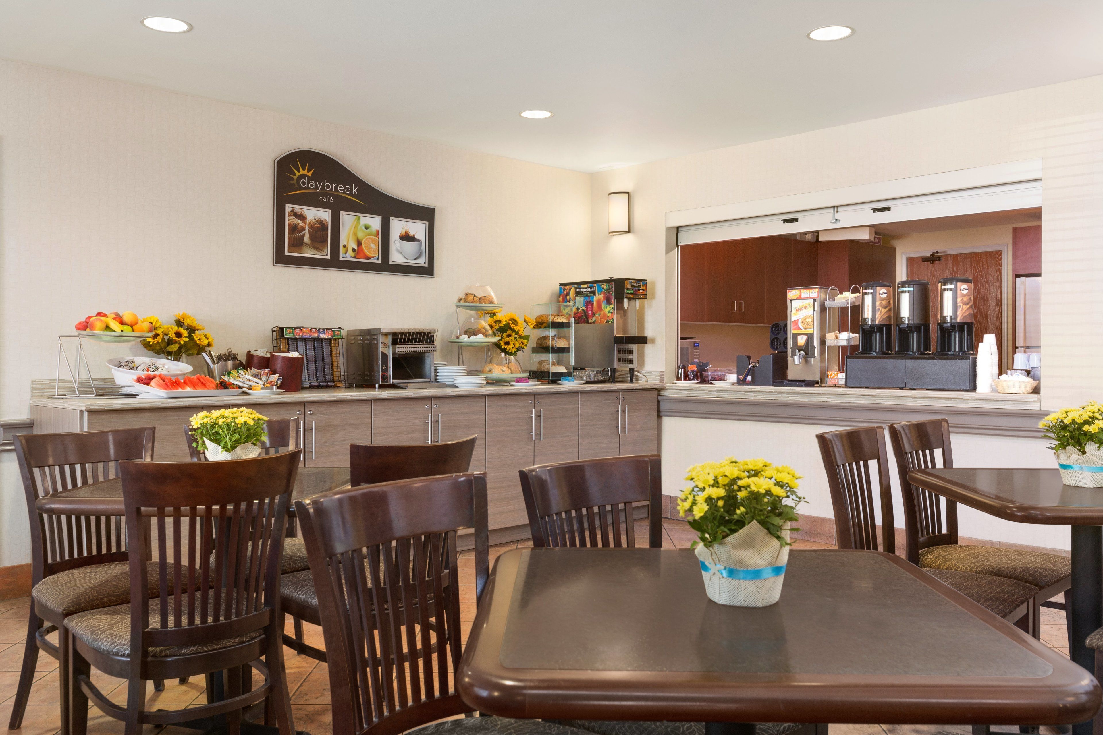 free daily continental breakfast