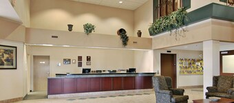 Days Inn & Suites by Wyndham Winkler